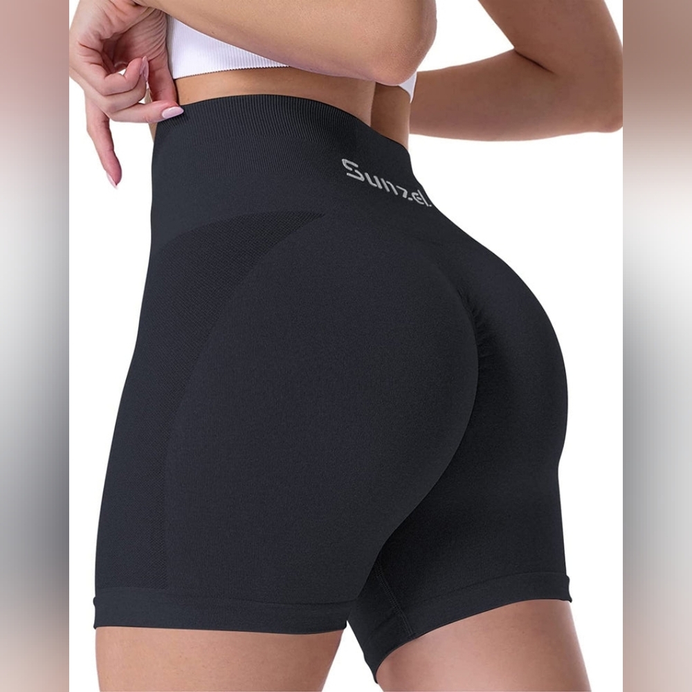 Like New Size Medium Sunzel High Waisted Butt Scrunch Seamless Pull On Shorts